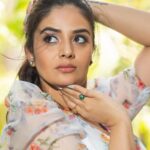 Sreemukhi Instagram - Summers! 🤍🖤 Styling @hemamanohar1 Outfit @anika_label PC @chinthuu_klicks Make up @nookesh.malla Hair @shivaji_makeup_studios #sreemukhi