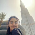 Sreemukhi Instagram - Jee karda dila de tenu “Burj Khalifa” ❤️✨ #dubai #burjkhalifa #travelgram #sreemukhi