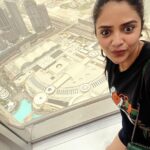 Sreemukhi Instagram - Jee karda dila de tenu “Burj Khalifa” ❤️✨ #dubai #burjkhalifa #travelgram #sreemukhi
