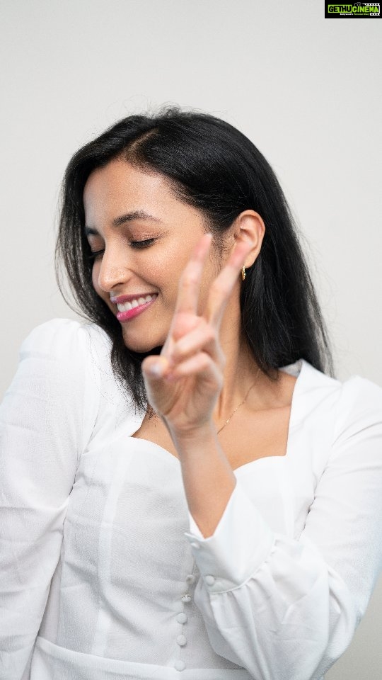 Srinidhi Ramesh Shetty Instagram - @reneeofficial Black is the new pink! Bring out the natural tone of your lips by using Madness pH lipstick by RENÉE. Use code SRINIDHI10 to get 10% off on www.reneecosmetics.in Also available on Myntra, Nykaa, Amazon, Flipkart, and more #ReneeCosmetics #Madness #Black #Pink #Phstick #Lipstick #Beauty #BlackIsTheNewPink #Face #Makeup