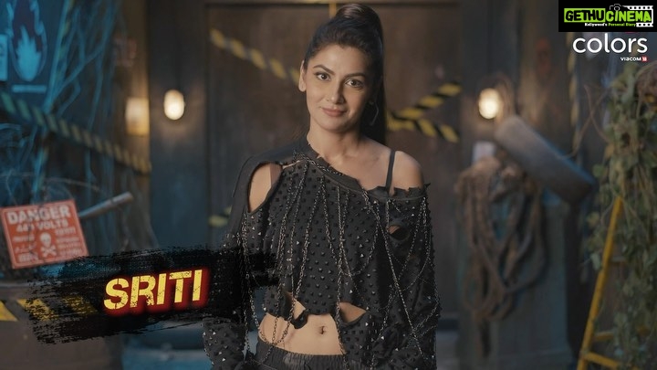 Sriti Jha Instagram - Aap sabki favourite bahu Sriti ka ab dikhega ek naya roop, khatron ke beech 💥 Dekhiye #KhatronKeKhiladi, 2nd July se, har Sat aur Sun, raat 9 baje, sirf #Colors par! #KKK12 @itsrohitshetty @itisriti