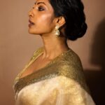 Sriya Reddy Instagram – Through the lens, I shine…

Saree : @kapardara_india  Jeweller :@jaipurgems 
Stylist : @stylemuze 
Hair and make up : @rachelstylesmith Camera : @soondah_wamu 

#SriyaReddy #Excited #PhotoShoot