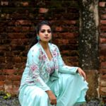 Sruthi Hariharan Instagram - 🙆‍♀️🧚‍♀️ Clothing from @samyakkclothing Styled by the one and only @papapants Assisted by @thechaotic.art Makeup by @shivugowda2011 Hair by @kammarishivarajchary