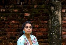 Sruthi Hariharan Instagram - 🙆‍♀️🧚‍♀️ Clothing from @samyakkclothing Styled by the one and only @papapants Assisted by @thechaotic.art Makeup by @shivugowda2011 Hair by @kammarishivarajchary
