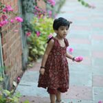 Sshivada Instagram - "She makes the day brighter... She leaves a little sparkle wherever she goes..." 📸 @ganesh_anbayeram Supercool outfits : @elfinhouse.in Styled by : @sushma_subramaniyan #mylittleprincess #Arundhathi #mybundleofjoy #summeroutfit #supercooldresses #daughter #daughterlove