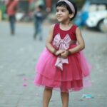 Sshivada Instagram – Pretty Smiles 🥰😍😊

📸 @ganesh_anbayeram
👗 @pretty_smiles___
Styling @sushma_subramaniyan

#mylittleprincess #daughter #arundhathi #outfits #prettysmiles #myworld #happiness