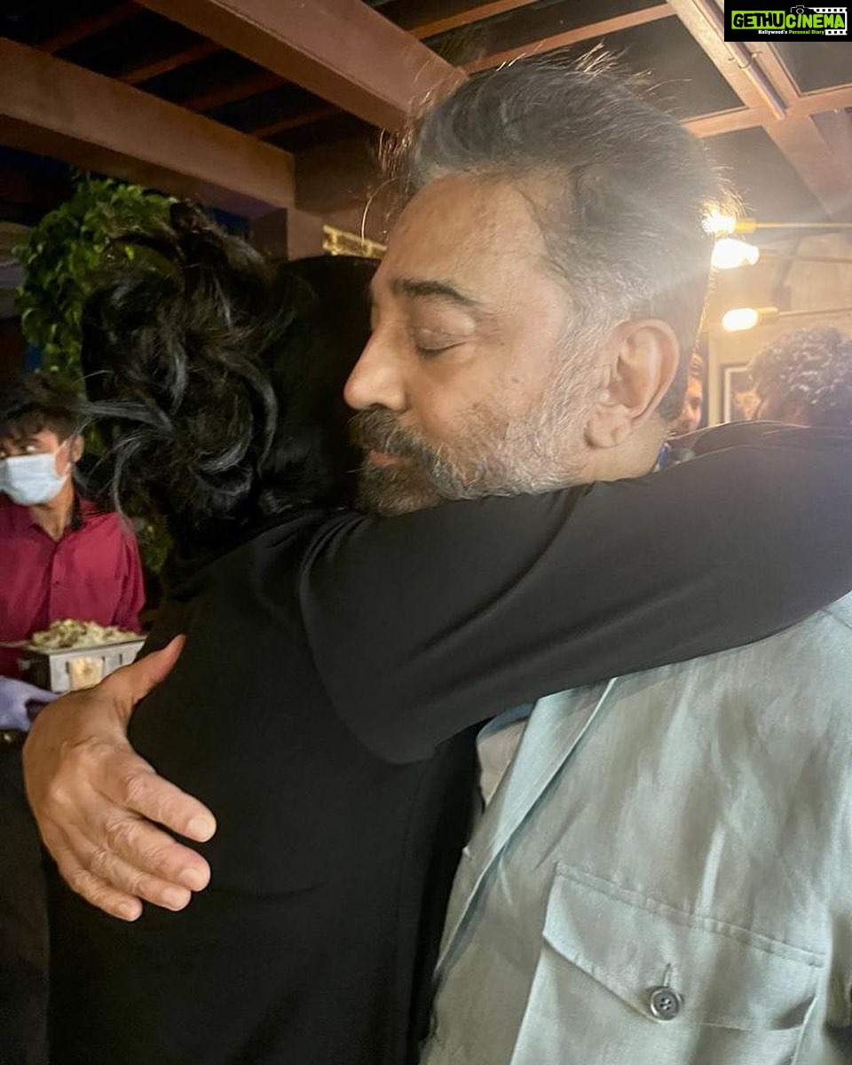 Suhasini Maniratnam Instagram - Happiness doesn’t need words or language. I don’t say hello …..i show love to him. So so so happy for my Chithappa. The whole world is cheering