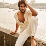Sundeep Kishan Instagram - Glocal … 🤟🏽 📷 @sagarpawar14 Vibe set by @tanvishindee @ayushiamrute @aarushi.jajodia @amaan_makeupartist