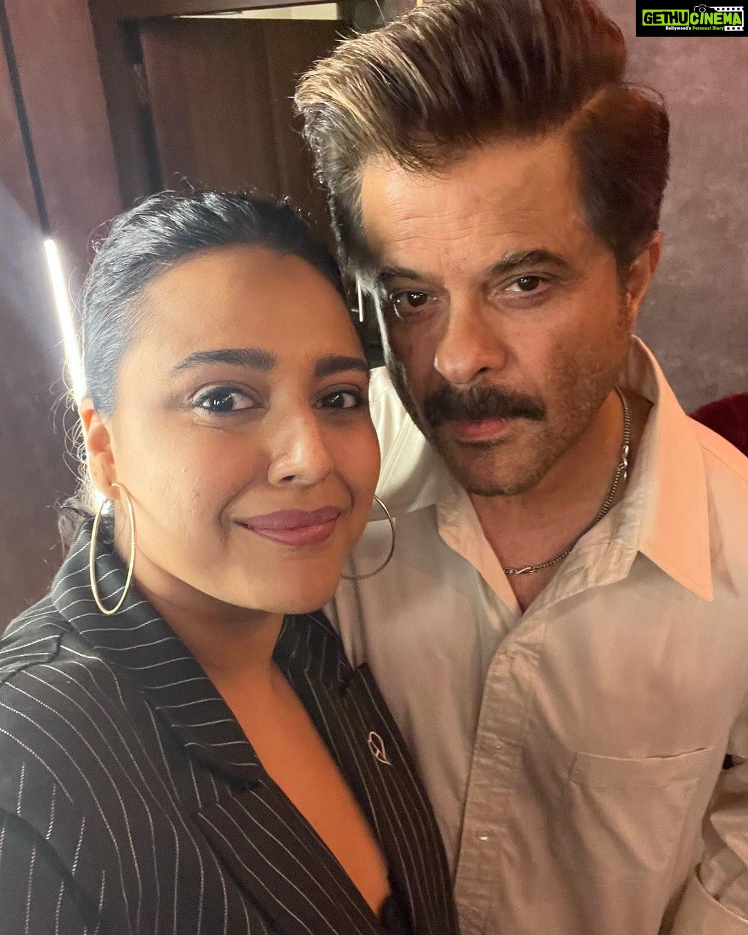 Swara Bhaskar Instagram - Really enjoyed #JuggJuggJeeyo ! A bombastic family entertainer replete with Bollywood swag! Heartwarming performances by @anilskapoor sir, @neetu54 ma’am, @varundvn , @kiaraaliaadvani @manieshpaul @mostlysane . . So funny, yet tugs at the heart too! Take a bow @raj_a_mehta 👏🏽👏🏽👏🏽 Thank you for having me Aunty @kapoor.sunita 🥰 Mumbai