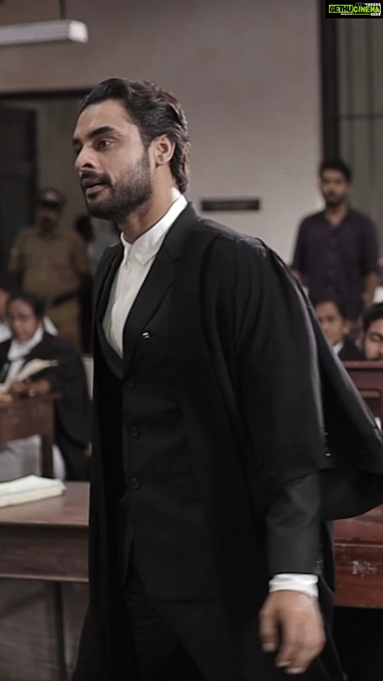 Tovino Thomas Instagram - Vaashi in Cinemas from June 17th #VaashiFromJune17 #VaashiMovie @tovinothomas @keerthysureshofficial @vishnuraghav @revathykalaamandhir @vaashimovie @revathy_kalamandirr @urvasitheatres @thinkmusicofficial @pharsfilm