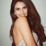 Vaani Kapoor Instagram – Awards night  #pinkvillastyleicons #pinkvillaawards 📍