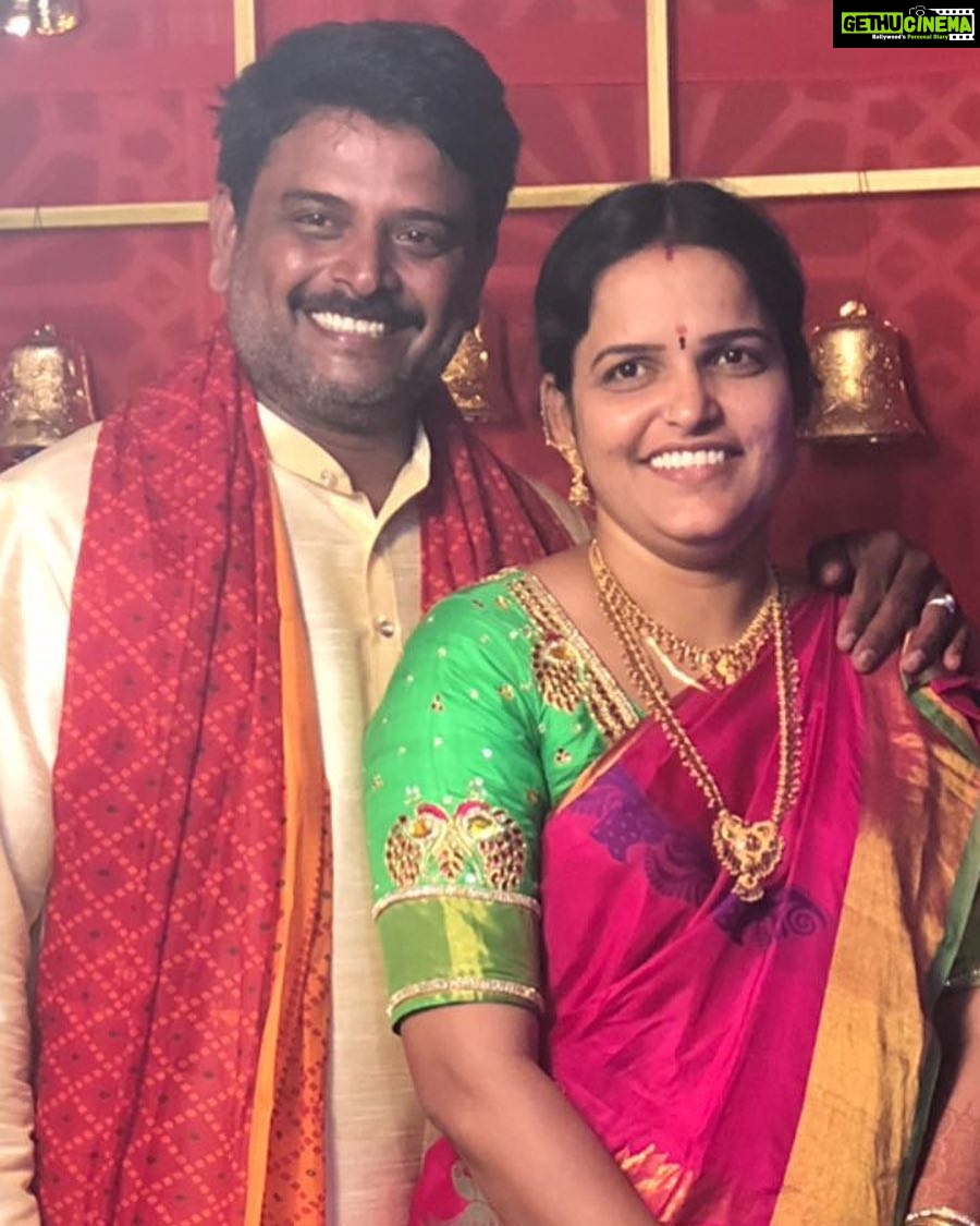 Vaishnavi Chaitanya Instagram - Mom and dad 😍😍