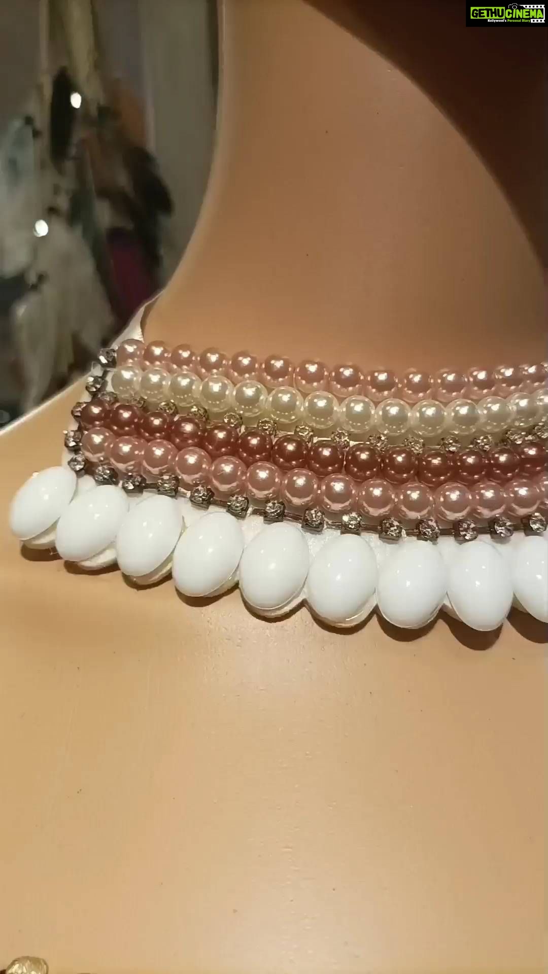 Vanitha Vijayakumar Instagram - Grab these delicate designed neck pieces for your upcoming occasions🛍🛒 #vanithavijaykumarstyling #vanithavijaykumarstudios #chocker #crystal #stone #classic #colorful #colour #colours #accessories #party #partytime #shopping #onlineshopping #onlineshop #style #outfits #outfit #store #makeover #reelsinstagram #reelitfeelit #reelsvideo #reels #reelkarofeelkaro #reelsindia #instagram #pictureoftheday #picoftheday #pic Khader Nawaz Khan Road