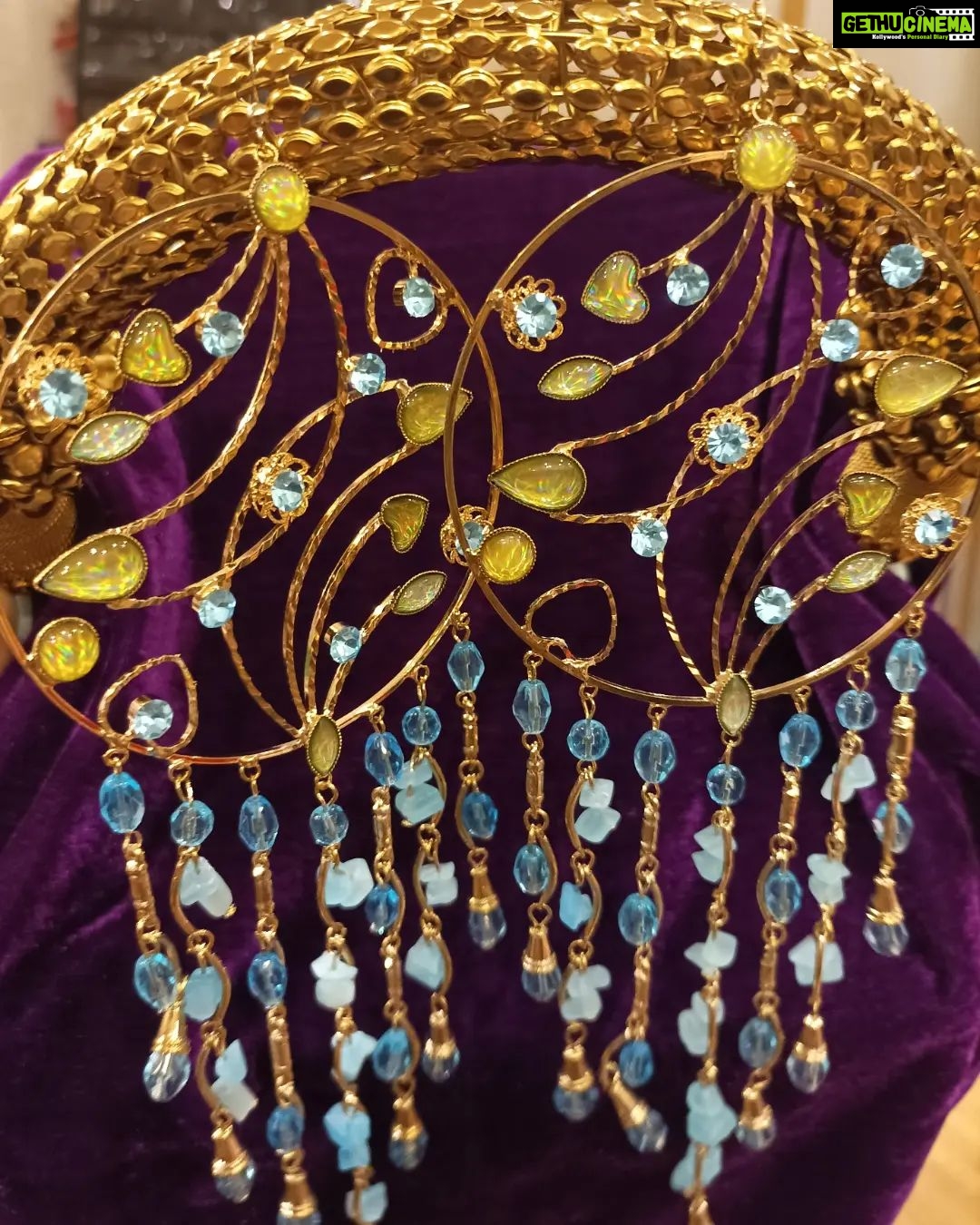 Vanitha Vijayakumar Instagram - MULTITUDINOUS CRYSTAL EARRINGS💎 these amazing hanging earrings are definitely going to upgrade your style! #vanithavijaykumarstyling #vanithavijaykumarstyling #hair #hairdo #hairdresser #classic #colorful #colour #colours #accessories #picoftheday #hairstyles #party #partytime #pictureoftheday #shopping #onlineshopping #onlineshop #style #outfits #outfit #store #makeover #reelsinstagram #reelitfeelit #reelsvideo #reels #reelkarofeelkaro #reelsindia #instagram Khader Nawaz Khan Road
