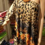 Vanitha Vijayakumar Instagram – Pretty one armed sleeve dress👗 #vanithavijaykumarstyling #outfitoftheday #outfit #outfits #women #womensfashion #girl #girls #style #styling #stylist #fashion #ootd #picoftheday #pictureoftheday #dress #accessories #makeover #onlineshopping #onlineshop #boutique #boutiqueshopping #boutiquefashion Khader Nawaz Khan Road