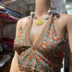 Vanitha Vijayakumar Instagram – Reversible halter neck blouse 
Free size!! Dm or price ✨✨ Khader Nawaz Khan Road