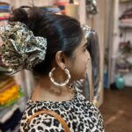 Vanitha Vijayakumar Instagram - Beautiful big clasps to hold in to any length of hair and give it a full and luscious look dm for price @vanithavijaykumarstyling Khader Nawaz Khan Road