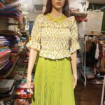 Vanitha Vijayakumar Instagram - Smocked peplum top & pleated skirt💚💛 #vanithavijaykumarstyling #outfitoftheday #outfit #outfits #women #womensfashion #girl #girls #style #styling #stylist #fashion #ootd #picoftheday #pictureoftheday #dress #accessories #makeover #onlineshopping #onlineshop #boutique #boutiqueshopping #boutiquefashion Khader Nawaz Khan Road