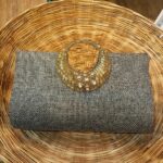 Vanitha Vijayakumar Instagram - Ring handle clutch purse 👛#vanithavijaykumarstyling #outfitoftheday #outfit #outfits #women #womensfashion #girl #girls #style #styling #stylist #fashion #ootd #picoftheday #pictureoftheday #dress #accessories #makeover #onlineshopping #onlineshop #boutique #boutiqueshopping #boutiquefashion Khader Nawaz Khan Road