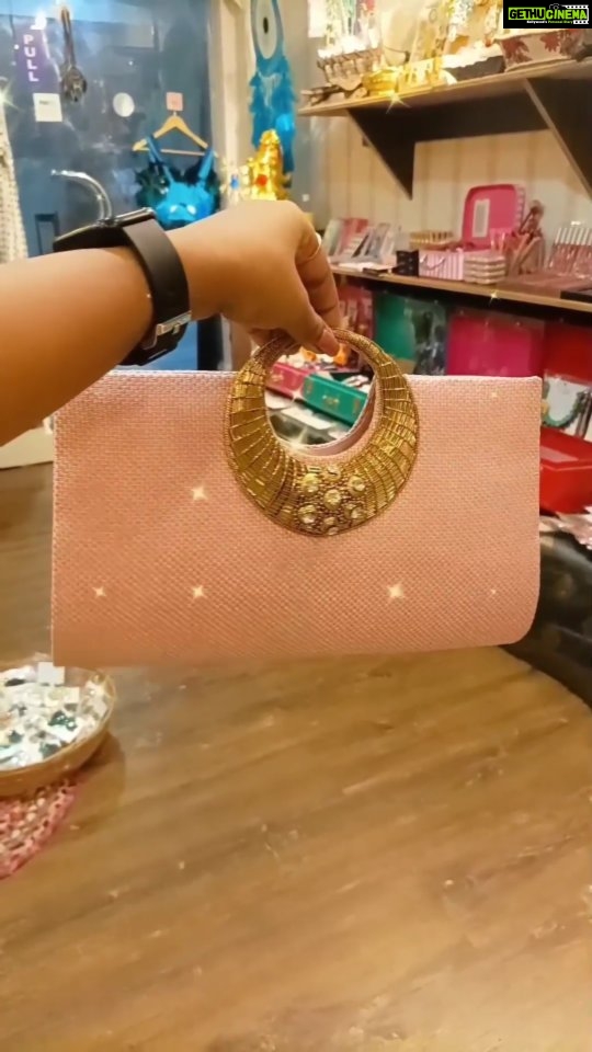 Vanitha Vijayakumar Instagram - 👀COME CLOSE👀 to admire the stunning intricate details of these handy hand bags👛👜#vanithavijaykumarstyling #vanithavijaykumarstyling #hair #hairdo #styleblogger #classic #colorful #colour #colours #accessories #saree #hairstyles #party #partytime #stylist #shopping #onlineshopping #onlineshop #style #outfits #outfit #store #makeover #reelsinstagram #reelitfeelit #reelsvideo #reels #reelkarofeelkaro #reelsindia #instagram Khader Nawaz Khan Road