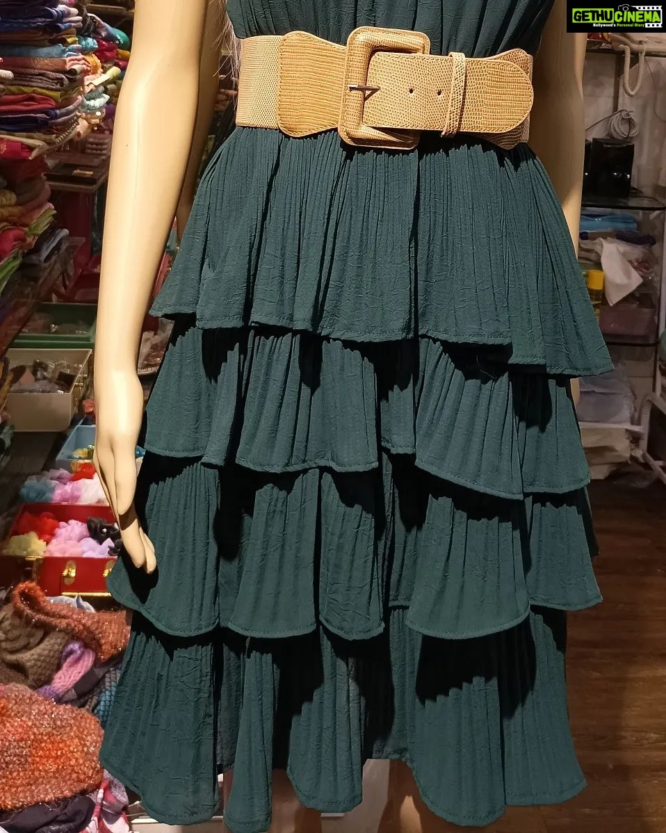 Vanitha Vijayakumar Instagram - Bottle green layered dress paired up with an adjustable buckle belt🤑🍾 #vanithavijaykumarstyling #outfitoftheday #outfit #outfits #women #womensfashion #girl #girls #style #styling #stylist #fashion #ootd #picoftheday #pictureoftheday #dress #accessories #makeover #onlineshopping #onlineshop #boutique #boutiqueshopping #boutiquefashion Khader Nawaz Khan Road