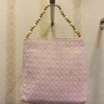Vanitha Vijayakumar Instagram - 👀COME CLOSE👀 to admire the stunning intricate details of these handy hand bags👜 #vanithavijaykumarstyling #outfitoftheday #outfit #outfits #women #womensfashion #girl #girls #style #styling #stylist #fashion #ootd #picoftheday #pictureoftheday #dress #accessories #makeover #onlineshopping #onlineshop #boutique #boutiqueshopping #boutiquefashion Khader Nawaz Khan Road