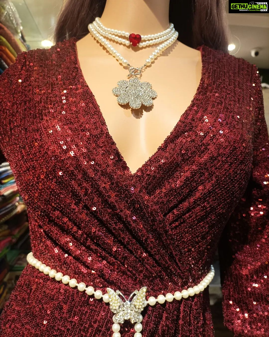 Vanitha Vijayakumar Instagram - Let you Bling Bling with this sequence one piece gownππ»π π« #vanithavijaykumarstyling #outfitoftheday #outfit #outfits #women #womensfashion #girl #girls #style #styling #stylist #fashion #ootd #picoftheday #pictureoftheday #dress #accessories #makeover #onlineshopping #onlineshop #boutique #boutiqueshopping #boutiquefashion Khader Nawaz Khan Road