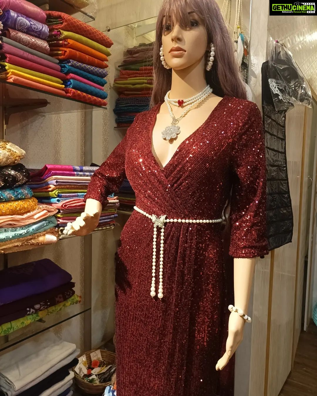 Vanitha Vijayakumar Instagram - Let you Bling Bling with this sequence one piece gownππ»π π« #vanithavijaykumarstyling #outfitoftheday #outfit #outfits #women #womensfashion #girl #girls #style #styling #stylist #fashion #ootd #picoftheday #pictureoftheday #dress #accessories #makeover #onlineshopping #onlineshop #boutique #boutiqueshopping #boutiquefashion Khader Nawaz Khan Road