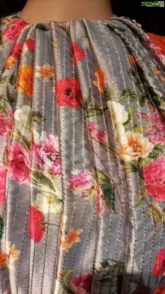 Vanitha Vijayakumar Instagram - Satin floral silk saree draped in new elegant indo- western style💃🏻🧡💥🔥saree #vanithavijaykumarstyling #vanithavijaykumarstyling #hair #hairdo #styleblogger #classic #colorful #colour #colours #accessories #saree #hairstyles #party #partytime #stylist #shopping #onlineshopping #onlineshop #style #outfits #outfit #store #makeover #reelsinstagram #reelitfeelit #reelsvideo #reels #reelkarofeelkaro #reelsindia #instagram Khader Nawaz Khan Road