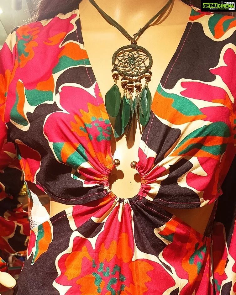 Vanitha Vijayakumar Instagram - Cut outs ring detailed dress🌺 #vanithavijaykumarstyling #outfitoftheday #outfit #outfits #women #womensfashion #girl #girls #style #styling #stylist #fashion #ootd #picoftheday #pictureoftheday #dress #accessories #makeover #onlineshopping #onlineshop #boutique #boutiqueshopping #boutiquefashion Khader Nawaz Khan Road