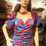 Vanitha Vijayakumar Instagram – Ravishing Floral Ruched dress👗 #vanithavijaykumarstyling #outfitoftheday #outfit #outfits #women #womensfashion #girl #girls #style #styling #stylist #fashion #ootd #picoftheday #pictureoftheday #dress #accessories #makeover #onlineshopping #onlineshop #boutique #boutiqueshopping #boutiquefashion Khader Nawaz Khan Road
