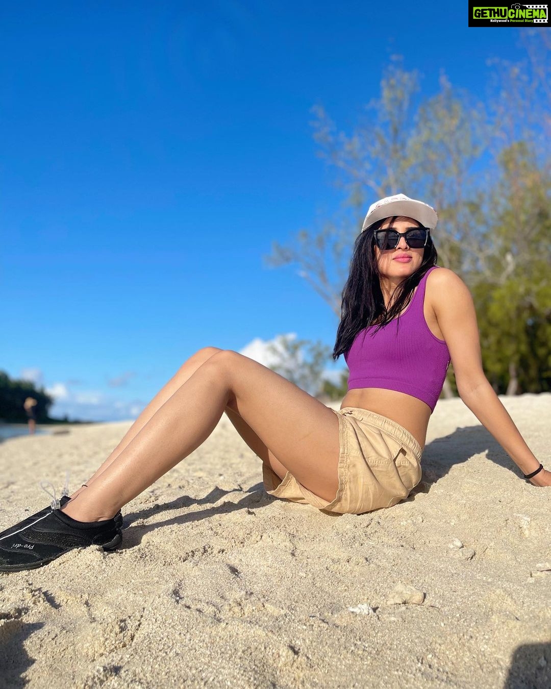 Vidisha Instagram - This is my resting beach face !! Peace out beaches !!😛 . . . . . #takeabreak #beachtime #vacaymode #traveller #wanderer #travelwithvidisha #sandandsea #sunsoaked #gypsysoul #vidisha #vidishasrivastava #ileauxcerfs #mauritius Île aux Cerfs
