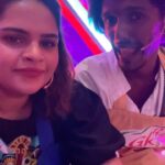 Vidyulekha Raman Instagram - Elimination week stress goes with my stress buster @bjbala_kpy 😂😅 This time as Sivaji Ganesan sir from Padayappa 😂🤣 @vijaytelevision @mediamasons #cwc #cwc3 #cookwithcomali #cookwithcomali3 #cookuwithcomali #cookuwithcomali3 #vijaytvshow #vijaytelevision #kpybala #bjbala_kpy #vijaytvbala #vijaytv #vidyuraman #cookwithcomalividyu