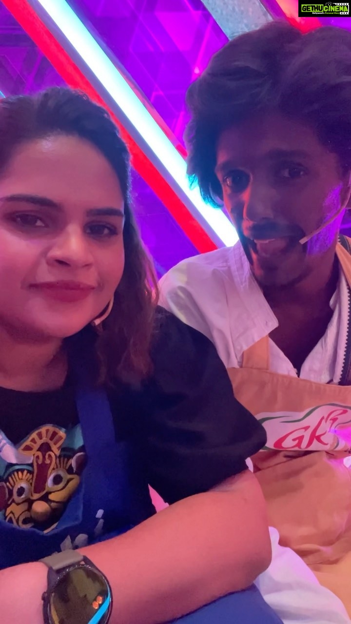 Vidyulekha Raman Instagram - Elimination week stress goes with my stress buster @bjbala_kpy 😂😅 This time as Sivaji Ganesan sir from Padayappa 😂🤣 @vijaytelevision @mediamasons #cwc #cwc3 #cookwithcomali #cookwithcomali3 #cookuwithcomali ... Vidyulekha Raman Instagram - Elimination week stress goes with my stress buster @bjbala_kpy 😂😅 This time as Sivaji Ganesan sir from Padayappa 😂🤣 @vijaytelevision @mediamasons #cwc #cwc3 #cookwithcomali #cookwithcomali3 #cookuwithcomali ...
