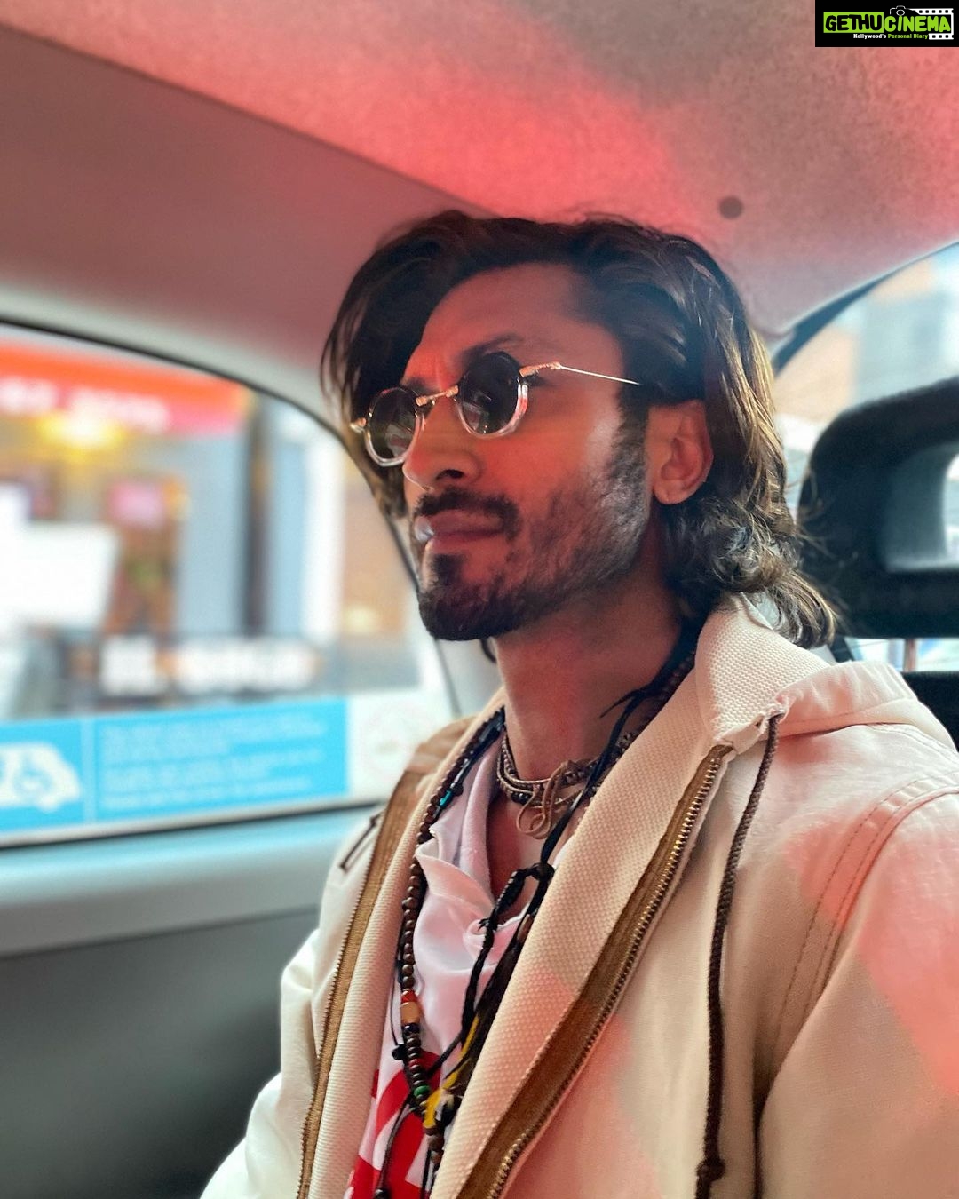 Vidyut Jammwal Instagram - Look at me!!!! Travelling without a plan Kalaripayattu says… If you want to make fun of god.. tell him your 😃 PLAN…HEADED NOWHERE BUT EVERYWHERE ..