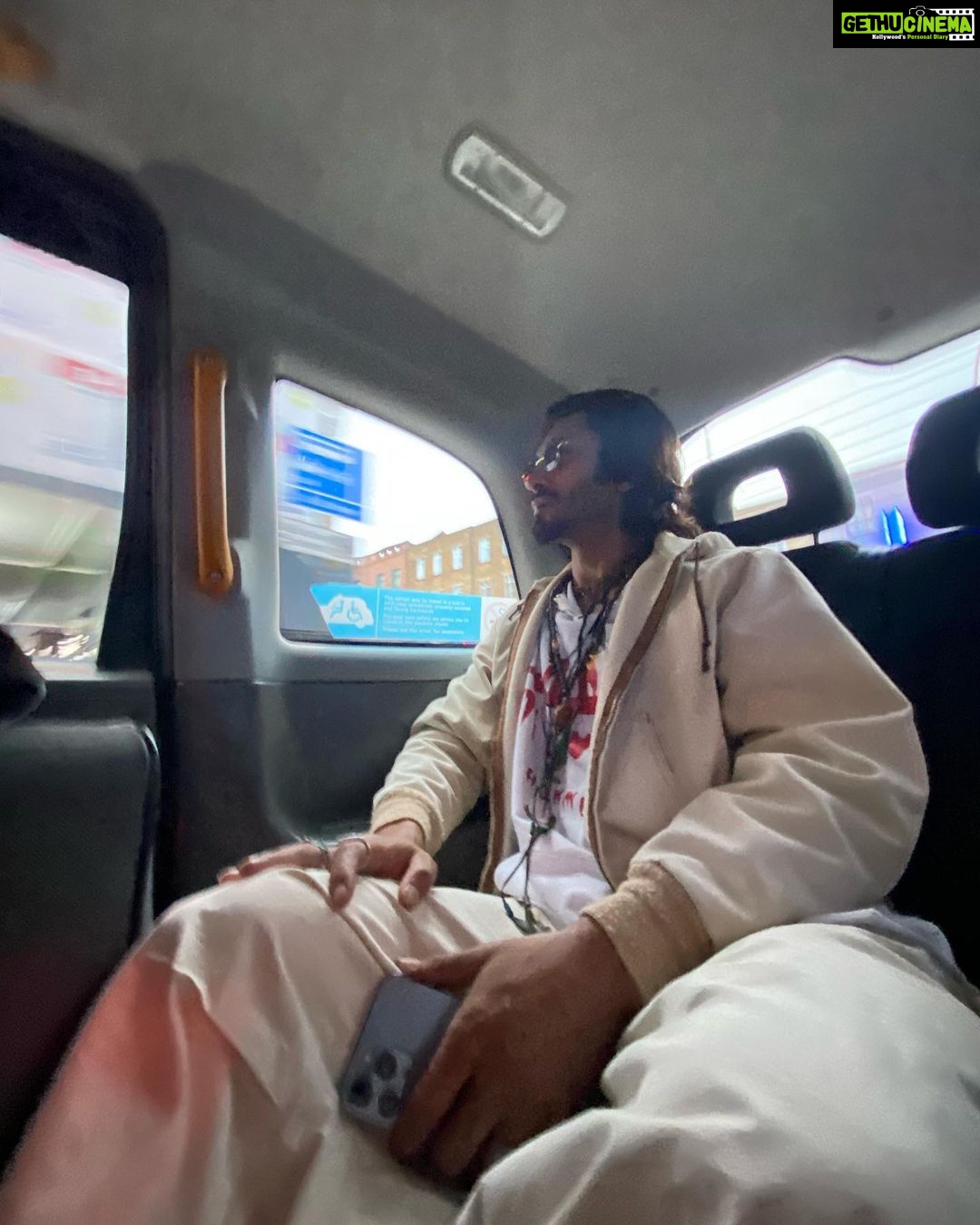 Vidyut Jammwal Instagram - Look at me!!!! Travelling without a plan Kalaripayattu says… If you want to make fun of god.. tell him your 😃 PLAN…HEADED NOWHERE BUT EVERYWHERE ..