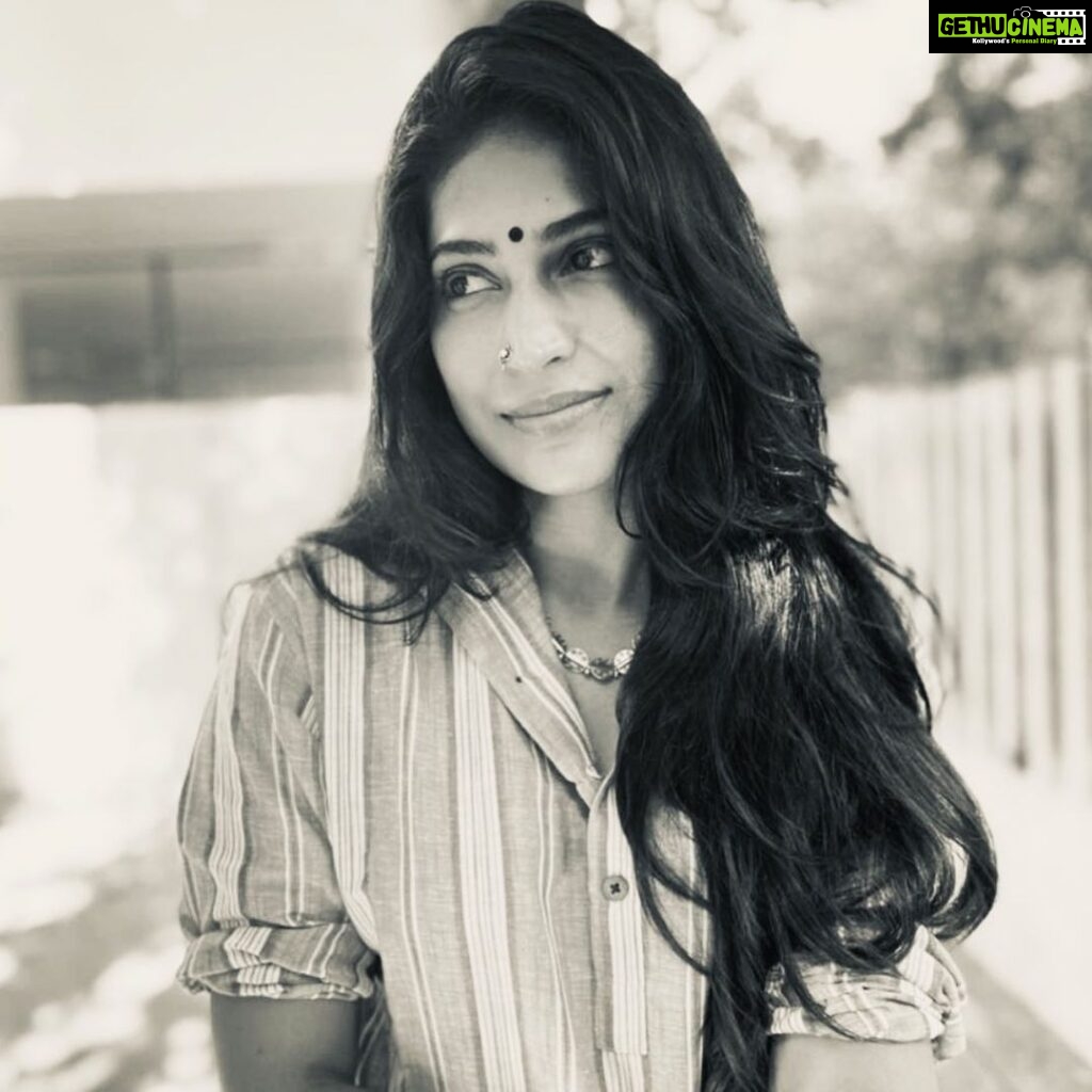 Vijayalakshmi Instagram - Dreamer, forever 🖤🖤🖤