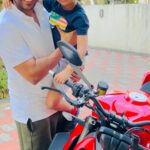 Vijayalakshmi Instagram - Naan than inge visiri♥️ #bigfanofyou #daddycool #happyfathersday #feroz #nilan