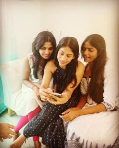 Vijayalakshmi Instagram - Veredhuvum thevai illai 
Anbukku munnaley ♥️
.
.
.
@kanithiru10 
@niranjani_ahathian 
@ahathiansannasi