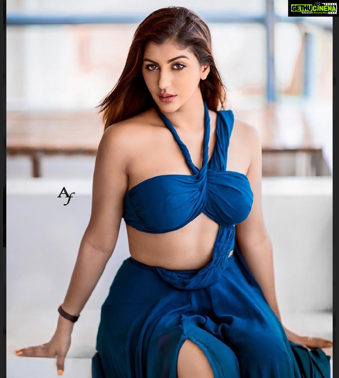 Yaashika Aanand Instagram - 🌀🌀🌀 📸 @arshad.media #swipeleft #explorepage KALOS