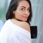 Aanchal Munjal Instagram - As fresh & hot as your morning coffee .. ☕️🤌🏻