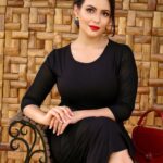 Aanchal Munjal Instagram - Curvy hips & Red lips .. 💋 #HelloJuly 🧿🌈 Styled by @theanunarang 📸 @yash_bhatwal_photography MUA @varshathapa_makeup_hair 📍@honeybookstudios