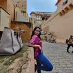 Aanchal Munjal Instagram - Being all Gulabi in this Gulabi Nagri 💞 PS : Spot the cutesttttt monkey in this world in the last photo 🫶🏻🤪 #PhotoDump #Day1 #Jaipur #LoveThisCity 🥹 📸 @saurabh.singhaal 👀
