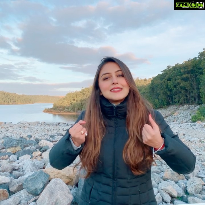 Aarti Chhabria Instagram - What is happiness to you? Tell me in the #comments below! . . . . . . . . . #blissful #happiness #blissfulliving #aartisblissfulliving #happy #positive #tuesdaymotivation #tuesdayvibes #australia #westernaustralia #aartichabria #goodmorning #happymorning #holisticliving #wellness #victoriousmindpower #lixurytravel #travelgram #travelaustralia #mydreamlife