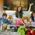 Aarti Chhabria Instagram - Who wants the best Chole masale? So excited to be in this beautiful TVC with the very handsome and my favourite @beingsalmankhan Thank you @oberoiibc @goldieegroupofficial ❤️ Posted @withregram • @oberoiibc Jahaan Jaaye, Rishtey Banaaye! ⭐ @goldieegroupofficial #OberoiIBC #AdAgency #IndianBrandCoach #GoldieeGroup #Goldiee #TVC #AdFilm #SalmanKhan #BeingSalmanKhan #JahaanJaayeRishteyBanaaye