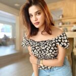 Aathmika Instagram - Just like that got to capture few pics and moments after a productive discussion… ✨
