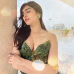 Adah Sharma Instagram - Mujhe kuch nahi patta 🥬🍃☘️🍀 leaf pics on public demand 🤓 . . . #100YearsOfAdahSharma #adahsharma P.S. have u eaten your vegetables today 😎