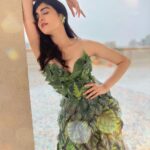 Adah Sharma Instagram - Mujhe kuch nahi patta 🥬🍃☘️🍀 leaf pics on public demand 🤓 . . . #100YearsOfAdahSharma #adahsharma P.S. have u eaten your vegetables today 😎