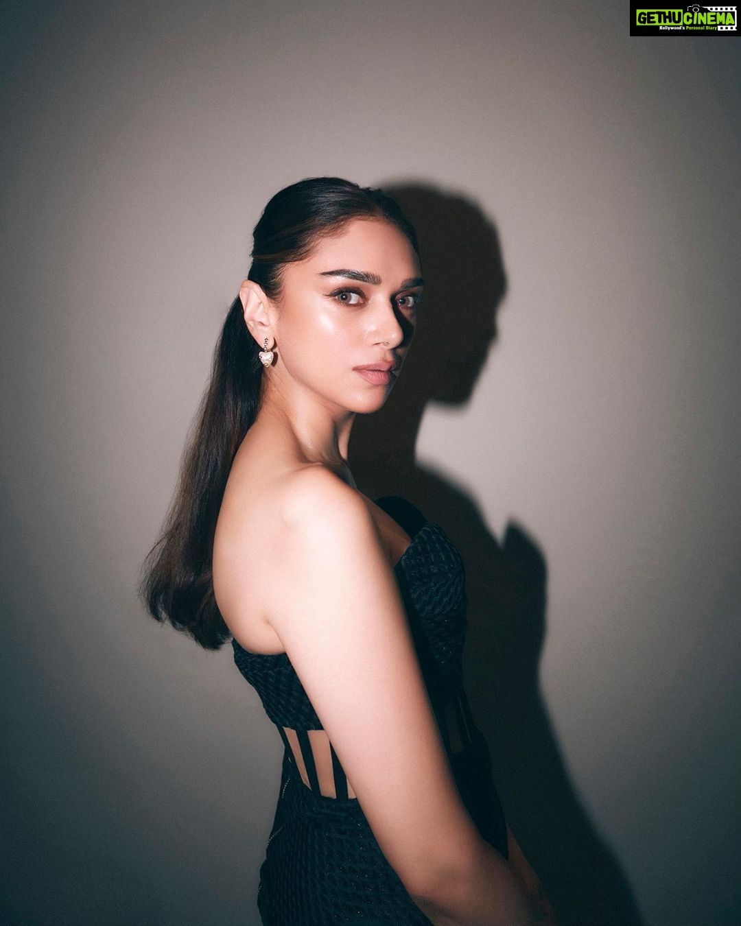 Aditi Rao Hydari Instagram - 🖤 #htstyleawards