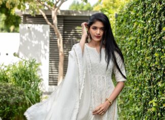 Aditi Shankar Instagram - Diamond in the rough, but she tough 💎